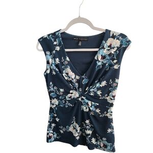 White House Black Market Navy Floral V-Neck Blouse XS